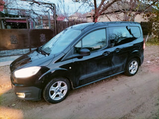 Ford Tourneo Courier foto 10