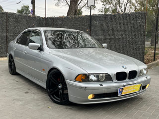 BMW 5 Series foto 2