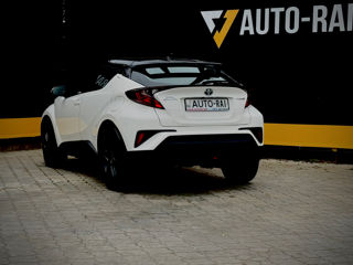 Toyota C-HR foto 9