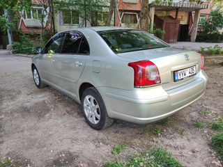 Toyota Avensis foto 5