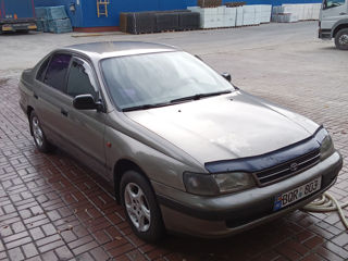 Toyota Carina foto 2