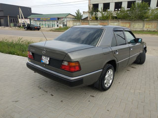 Mercedes Series (W124) foto 4