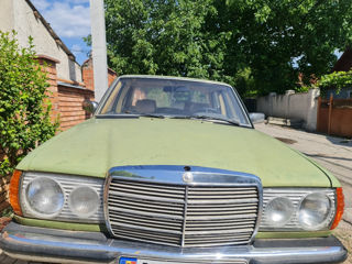 Mercedes Series (W123)