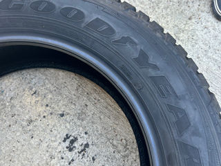 Vind anvelope de iarna Goodyear 255/60 R20 foto 2