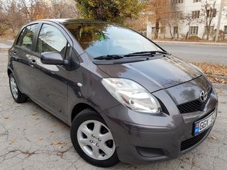 Toyota Yaris foto 1