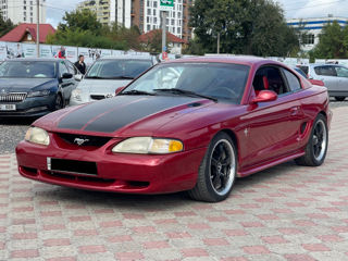 Ford Mustang foto 1