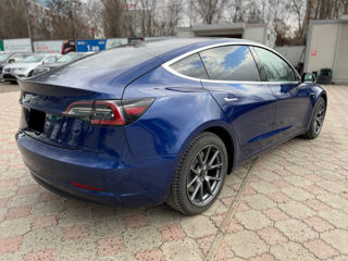 Tesla Model 3 foto 4