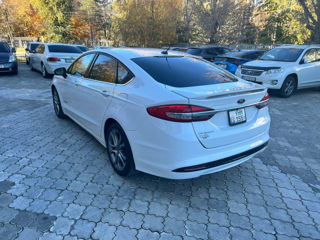 Ford Fusion foto 3