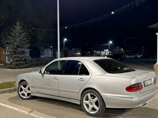 Mercedes E-Class foto 4