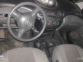 Toyota Yaris foto 2