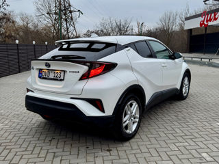 Toyota C-HR foto 4