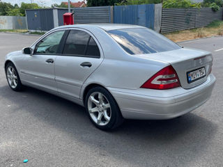 Mercedes C-Class foto 4