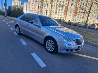 Mercedes E-Class foto 1