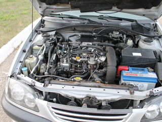 Toyota Avensis foto 8