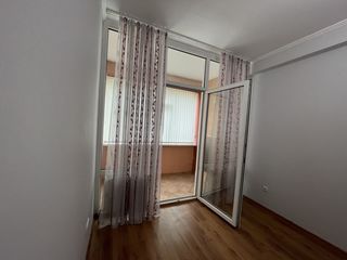 Apartament de vânzare, Chișinău, sec. Botanica, Bloc Nou, 2 camere, 74mp, et. 1 foto 3