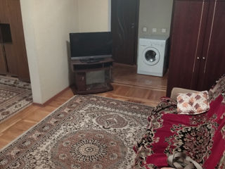 Apartament cu 3 camere, 80 m², Buiucani, Chișinău foto 2