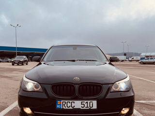 BMW 5 Series foto 2