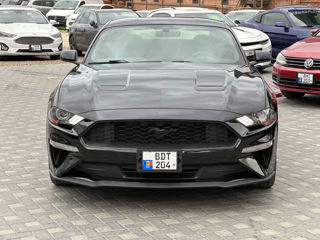 Ford Mustang foto 2