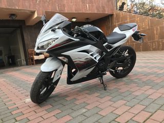 Kawasaki ninja ex300 foto 6