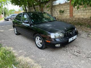 Hyundai Elantra foto 1