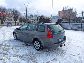 Renault Megane foto 2