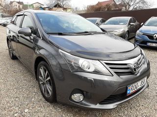 Toyota Avensis foto 1