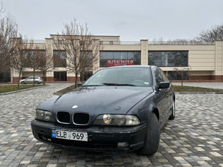 BMW 5 Series foto 4