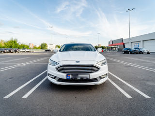 Ford Fusion foto 2