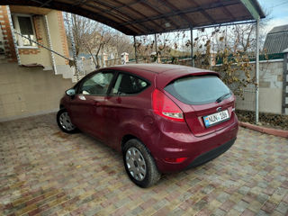 Ford Fiesta foto 5