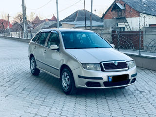 Skoda Fabia foto 2