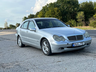 Mercedes C-Class foto 3