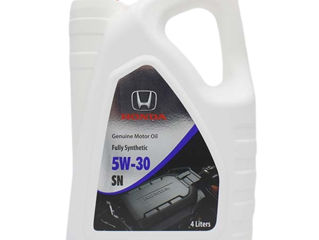 Оригинальное моторное масло Honda.