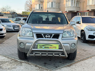 Nissan X-Trail foto 2