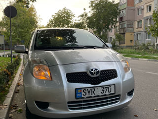 Toyota Yaris foto 2