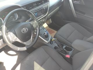 Toyota Auris foto 9