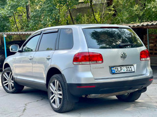 Volkswagen Touareg foto 2