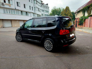 Volkswagen Touran foto 3