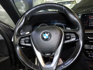 BMW 5 Series foto 9