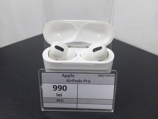 Apple AirPods Pro.  990 lei