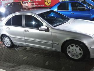 Mercedes C Class foto 2