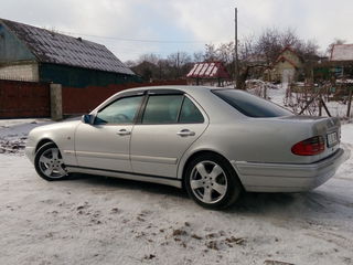 Mercedes E Class foto 8