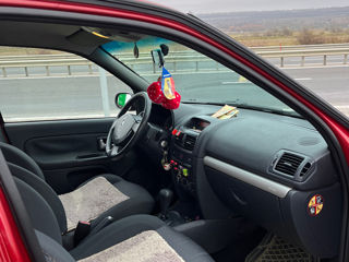 Renault Clio foto 9