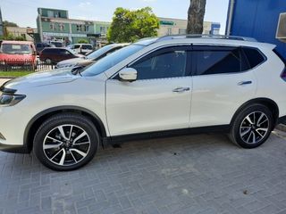 Nissan X-Trail foto 2