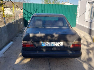 Mercedes Series (W124) foto 1