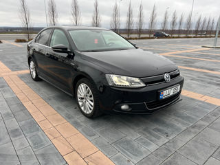 Volkswagen Jetta foto 2