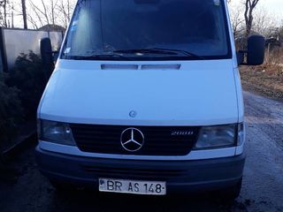 Mercedes Sprinter foto 1