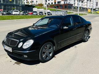 Mercedes E-Class foto 1