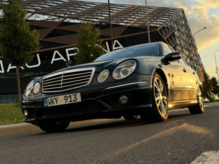 Mercedes E-Class foto 1