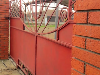 Ворота из толстого металла, выдвижные, 5 метров, торг.