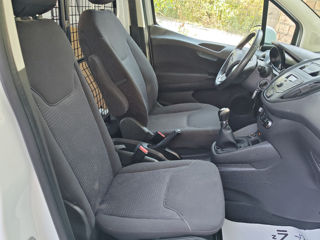 Ford Transit Courier foto 8